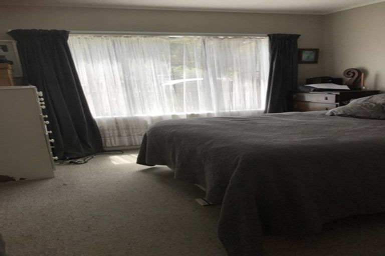 Photo of property in 10 Parsons Glen, Karori, Wellington, 6012