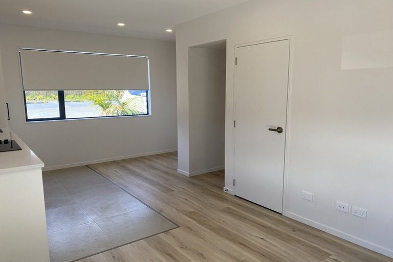 Photo of property in 22 Paetai Lane, Te Atatu Peninsula, 0610