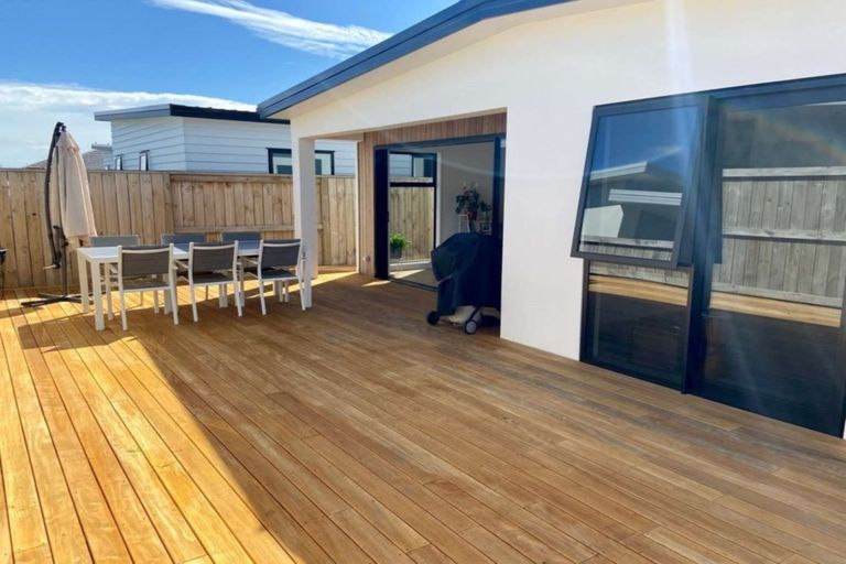 Photo of property in 14 Pimelea Street, Papamoa Beach, Papamoa, 3118