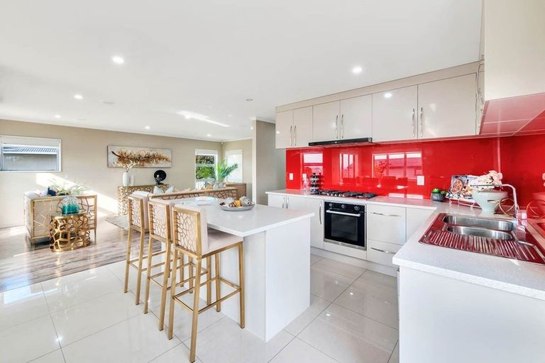 Photo of property in 285 Don Buck Road, Massey, Auckland, 0614