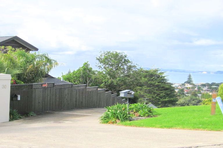 Photo of property in 32 Ngahere Views, Orewa, 0931