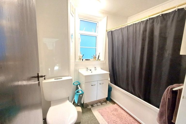 Photo of property in Nissen Court, 11d Hawker Street, Mount Victoria, Wellington, 6011