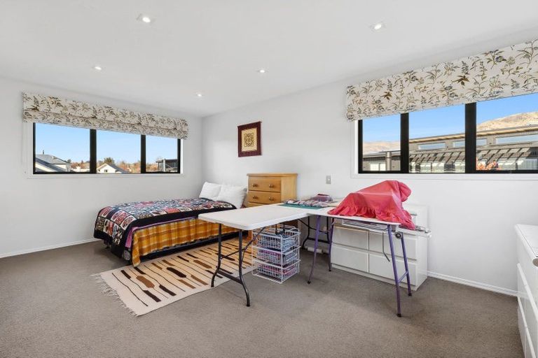 Photo of property in 29 Kelliher Drive, Wanaka, 9305