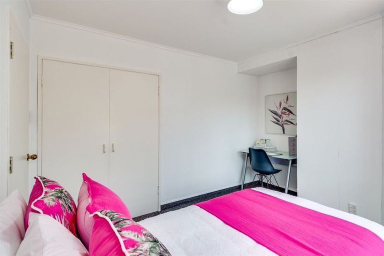 Photo of property in 3 Cambridge Terrace, Taradale, Napier, 4112