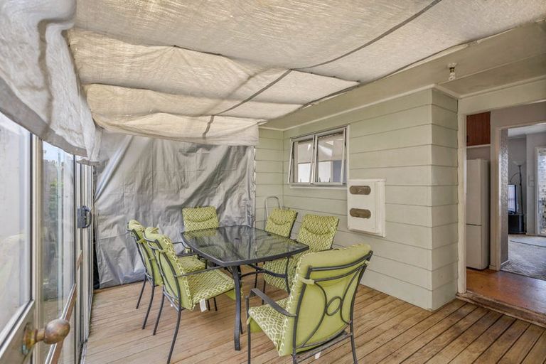 Photo of property in 26 Beauchamp Drive, Massey, Auckland, 0614