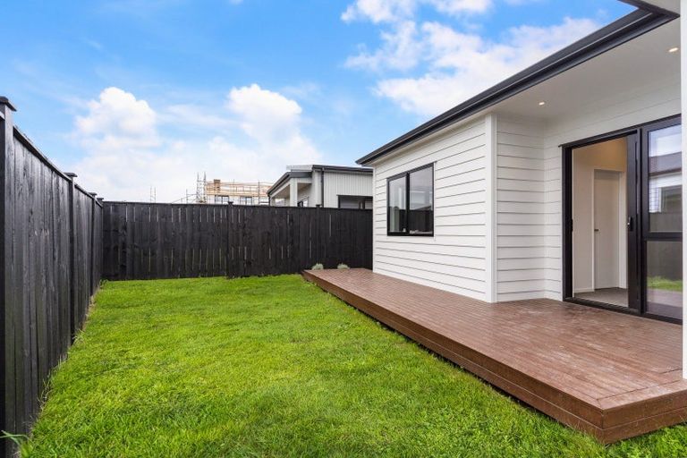 Photo of property in 11 Arahi Road, Clevedon, 2582
