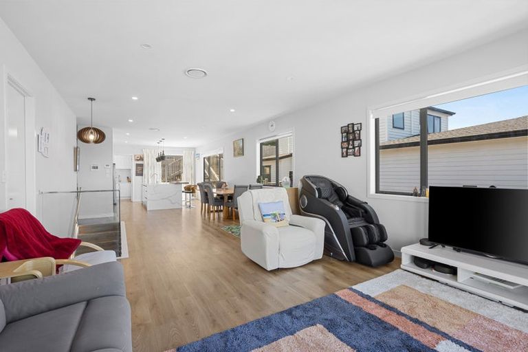 Photo of property in 11 Pacific Heights Road, Orewa, 0931