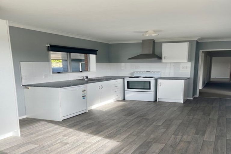 Photo of property in 1 Puriri Place, Levin, 5510