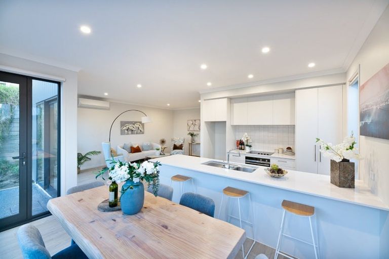 Photo of property in 27 Morus Road, Massey, Auckland, 0614