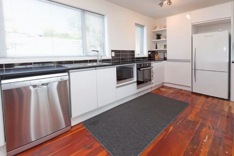 Photo of property in 5 Hiwi Crescent, Stanmore Bay, Whangaparaoa, 0932