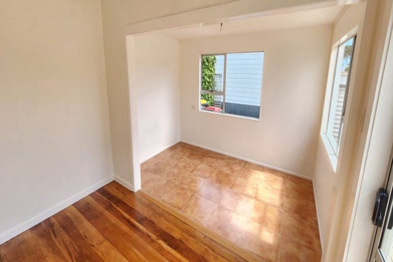 Photo of property in 10a Cutfield Road, New Plymouth, 4310