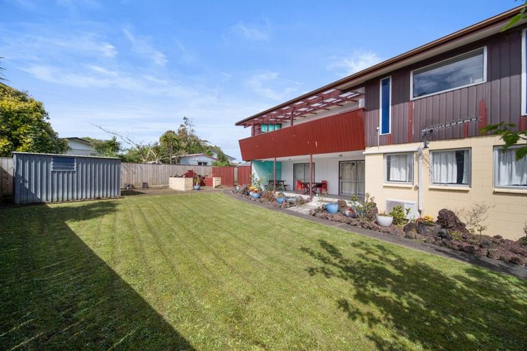 Photo of property in 26 Ewbank Place, Manurewa, Auckland, 2102