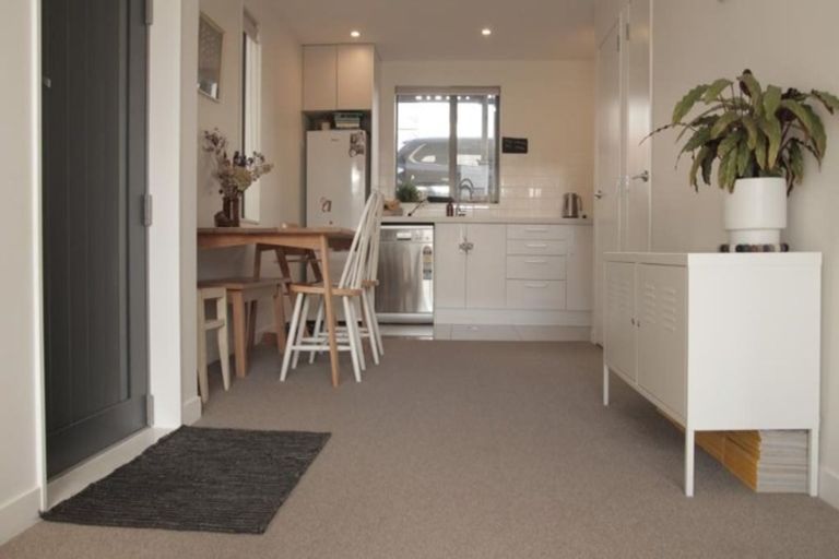 Photo of property in 24u7 Princess Terrace, Newtown, Wellington, 6021