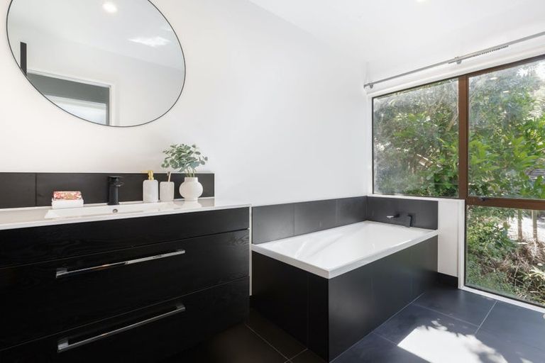 Photo of property in 50 Ferry Street, Seatoun, Wellington, 6022