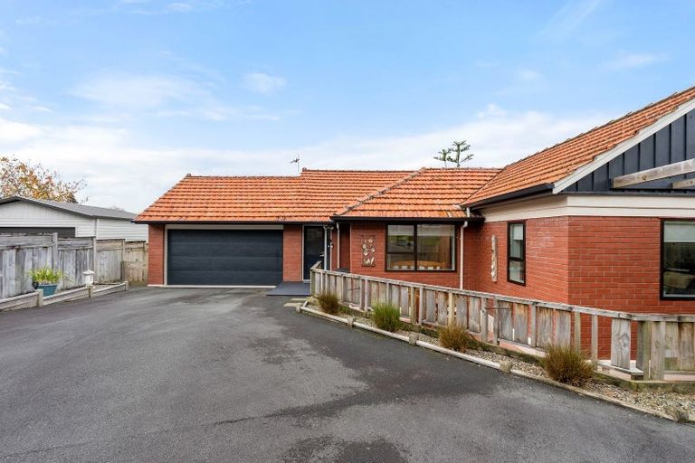 Photo of property in 72 Moeraki Road, Maoribank, Upper Hutt, 5018