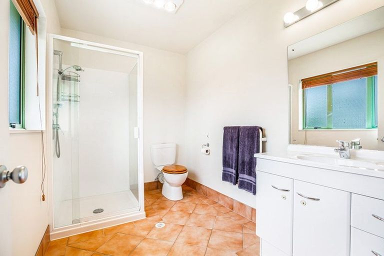 Photo of property in 23 San Vito Place, Henderson, Auckland, 0612