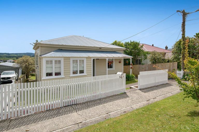 Photo of property in 31 Garfield Road, Helensville, 0800