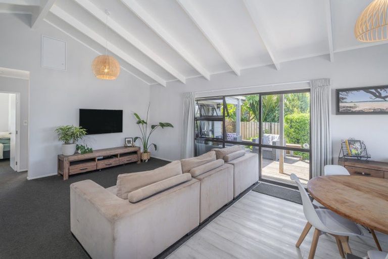 Photo of property in 8 Laura Place, Whitianga, 3510