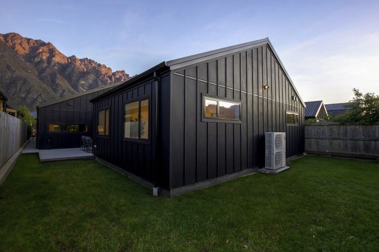 Photo of property in 48 Corriedale Road, Jacks Point, 9371