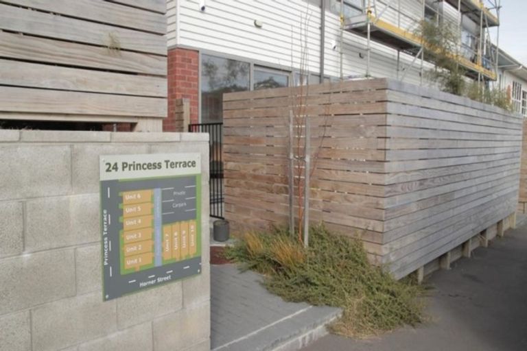Photo of property in 24u7 Princess Terrace, Newtown, Wellington, 6021