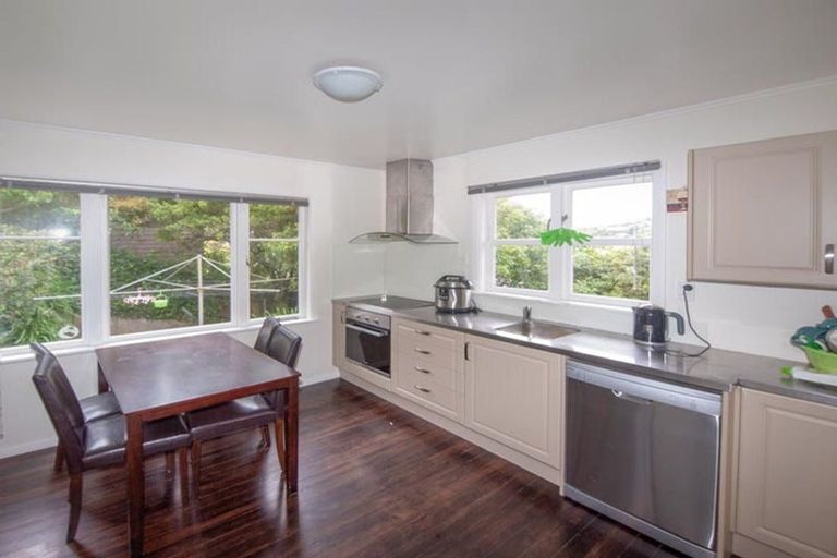 Photo of property in 11 Braemar Terrace, Johnsonville, Wellington, 6037