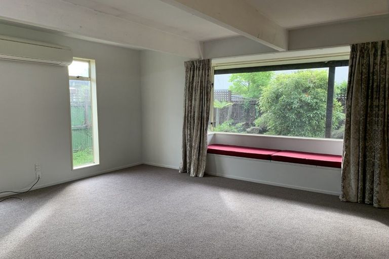 Photo of property in 15 Memorial Avenue, Ilam, Christchurch, 8053