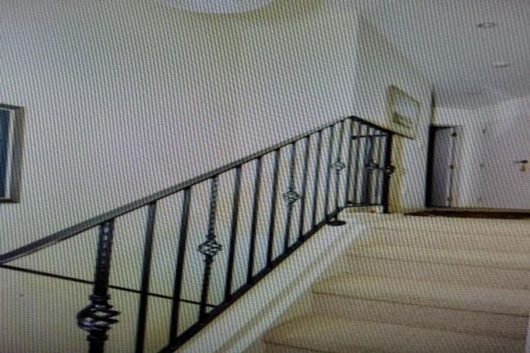 Photo of property in 1/4 Forrest Hill Road, Forrest Hill, Auckland, 0620