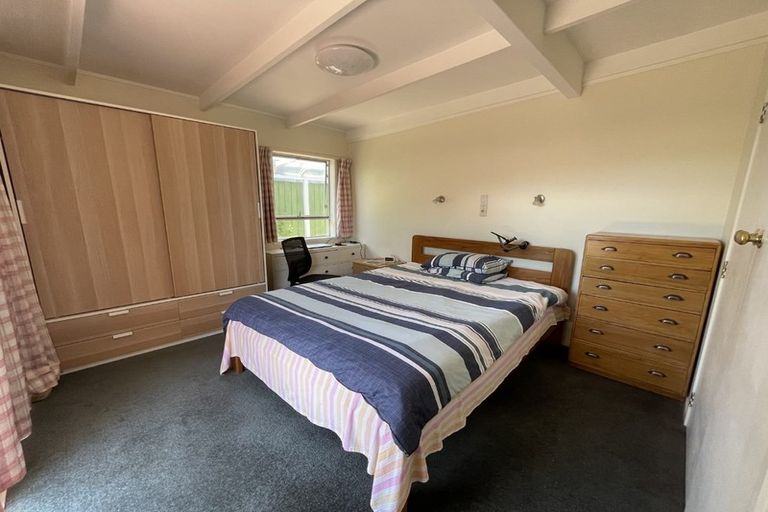 Photo of property in 53 Kaurilands Road, Titirangi, Auckland, 0604