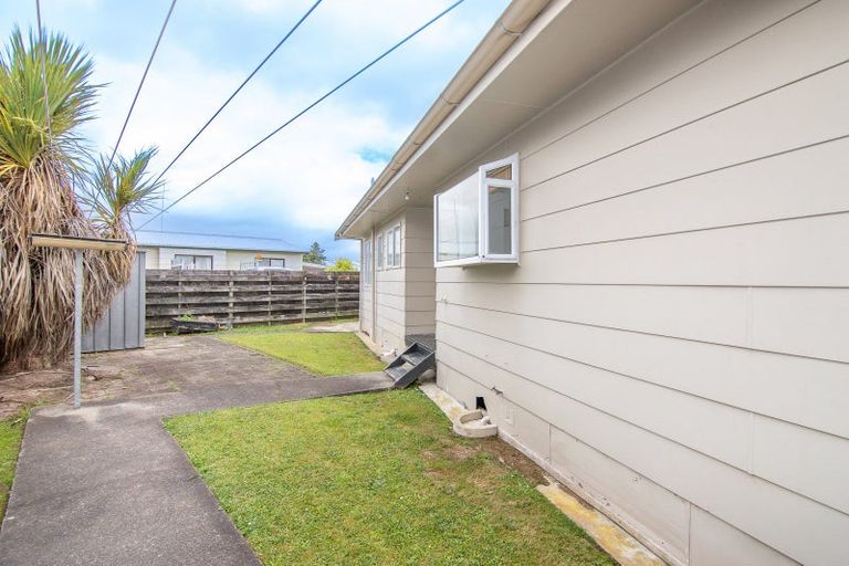 Photo of property in 1/20 Hilton Grove, Kelvin Grove, Palmerston North, 4414