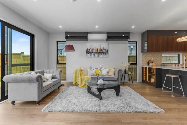 Photo of property in 16 Kapeta Lane, Karaka, 2113