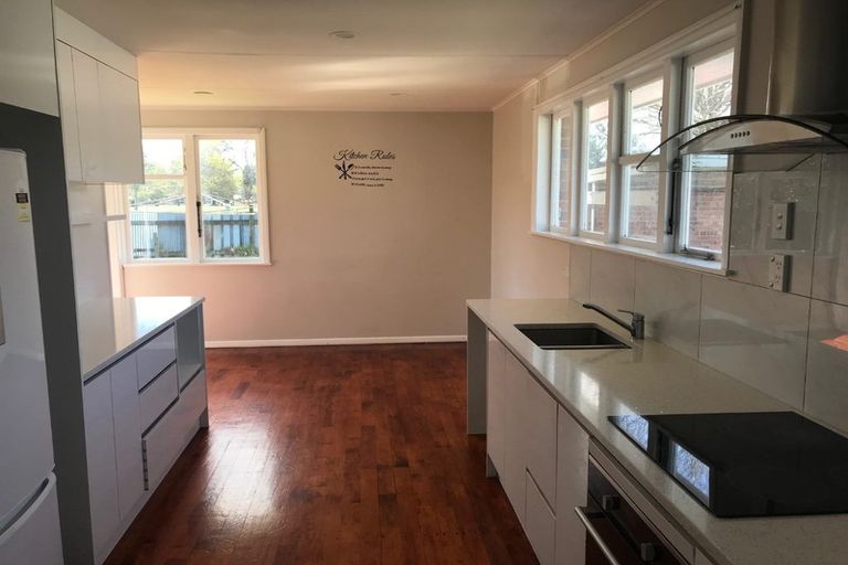 Photo of property in 11 Kohinoor Avenue, Mangere, Auckland, 2022