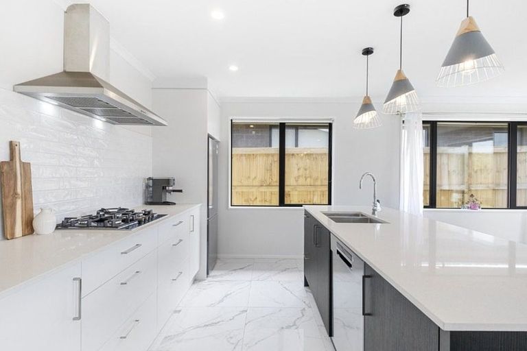 Photo of property in 29 Pouate Way, Waiuku, 2123