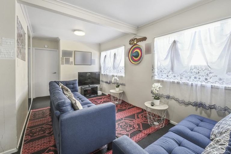 Photo of property in 10a Cambridge Road, Manurewa, Auckland, 2102