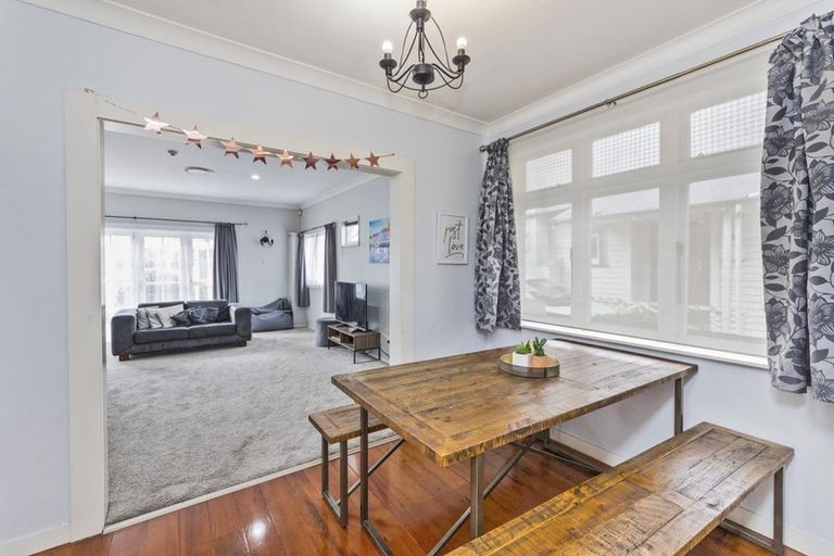 Photo of property in 22 Milverton Avenue, Hokowhitu, Palmerston North, 4410