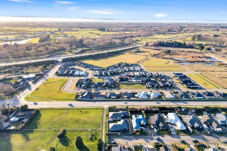 Photo of property in 28 Northwater Drive, Northwood, Christchurch, 8051