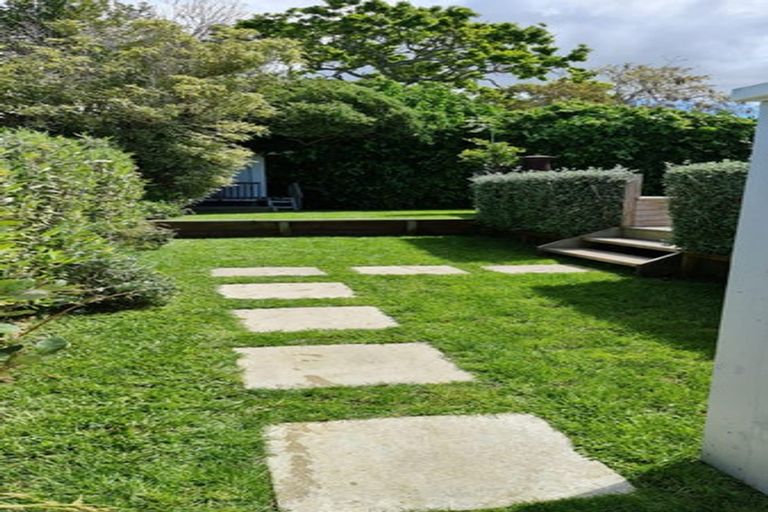 Photo of property in 10 Fordham Street, Beach Haven, Auckland, 0626