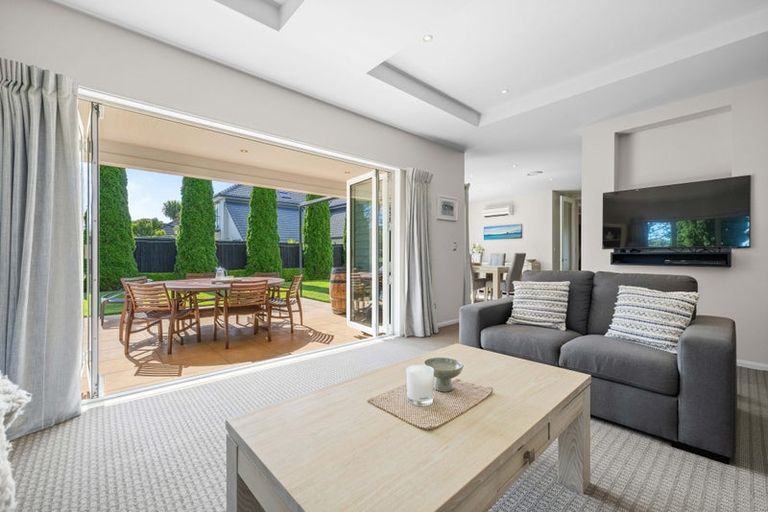 Photo of property in 24 Providence Place, Redwood, Christchurch, 8051