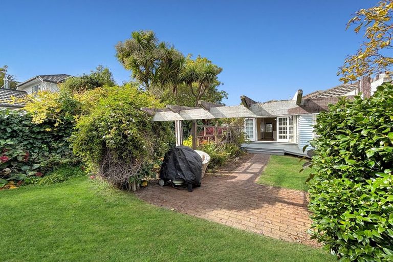 Photo of property in 2/49 Ashgrove Terrace, Somerfield, Christchurch, 8024