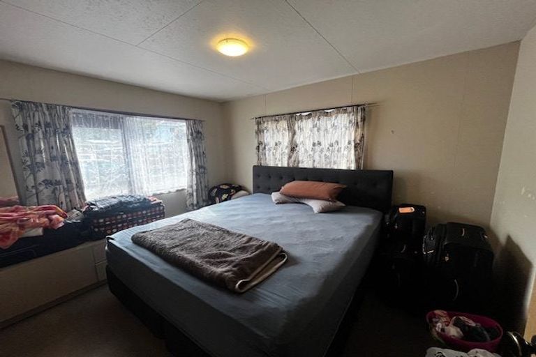 Photo of property in 20 Ocean View Road, Northcote, Auckland, 0627