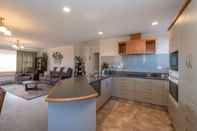 Photo of property in 20d Victoria Street, Hawera, 4610