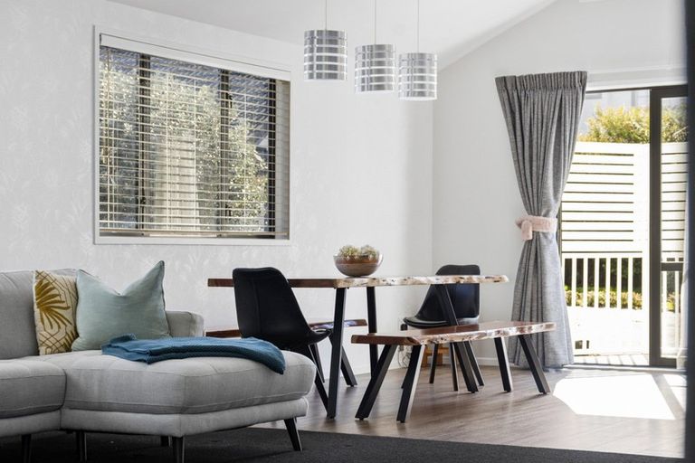 Photo of property in 14 Guildford Place, Bethlehem, Tauranga, 3110