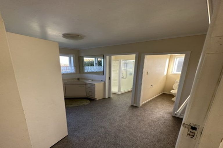 Photo of property in 120 Eskdale Road, Birkdale, Auckland, 0626