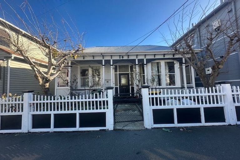 Photo of property in 120 Austin Street, Mount Victoria, Wellington, 6011