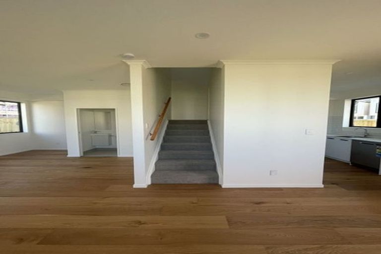 Photo of property in 30 Waipuhinui Way, Wiri, Auckland, 2104