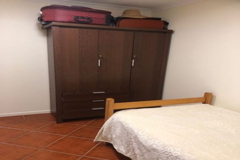 Photo of property in 2/215 Eskdale Road, Birkenhead, Auckland, 0626