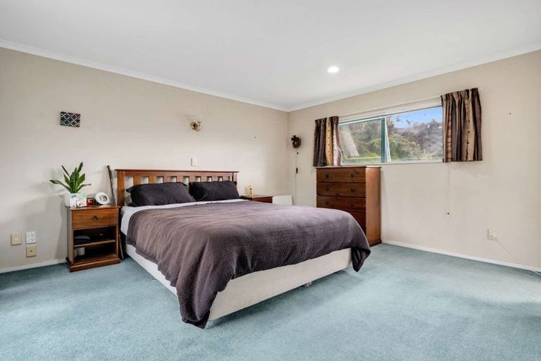 Photo of property in 30 Capricorn Place, Kawaha Point, Rotorua, 3010