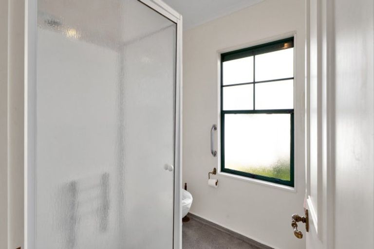 Photo of property in 70-76 Whiteley Street, Moturoa, New Plymouth, 4310