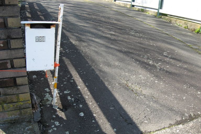 Photo of property in 25b Matthews Road, Wainuiomata, Lower Hutt, 5014