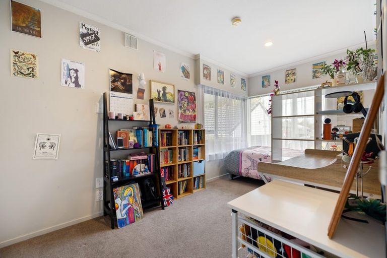 Photo of property in 37 Woodbury Street, Avonhead, Christchurch, 8042