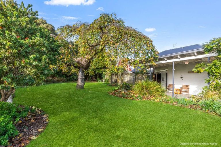 Photo of property in 6 Awatea Terrace, Hokowhitu, Palmerston North, 4410